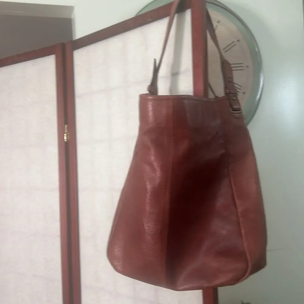 WILSONS RICHARD HOBO LEATHER ZIP FRONT BAG‎